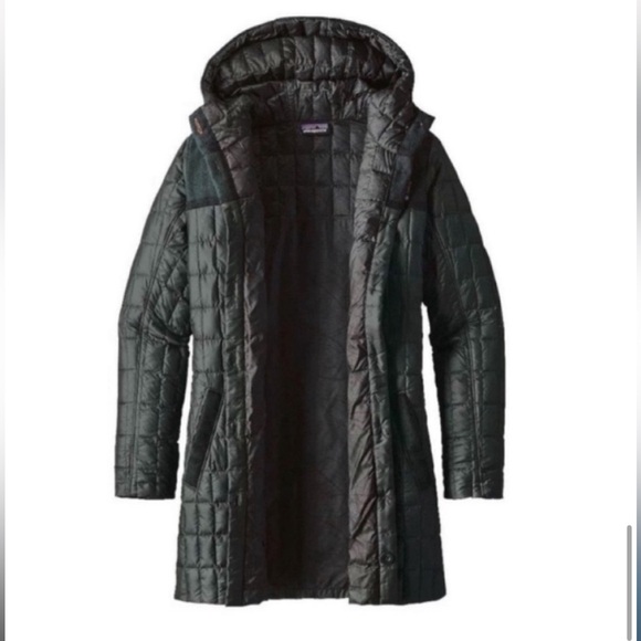 RARE Women’s Recycled Down Hooded Puffer with Wool Detail - Picture 2 of 3